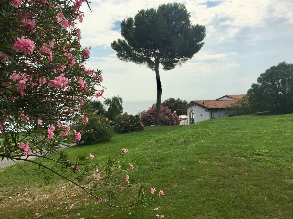 Sivinos Camping Boutique Manerba del Garda Luaran gambar